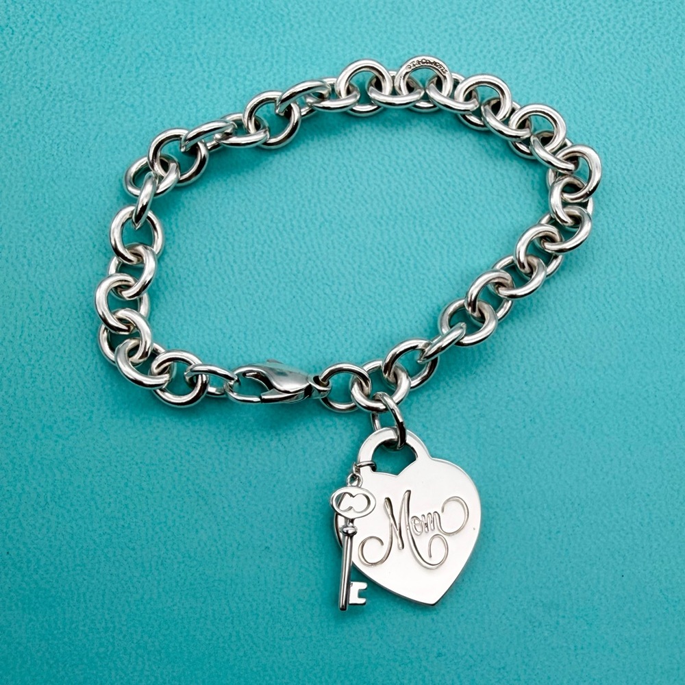 Tiffany & Co 7.75” medium heart mom charm with key charm bracelet - Picture 4 of 11